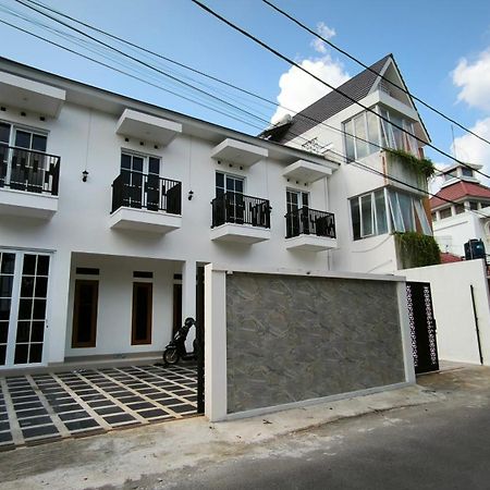 House Of Bedjo Powered By Cocotel Yogyakarta Esterno foto