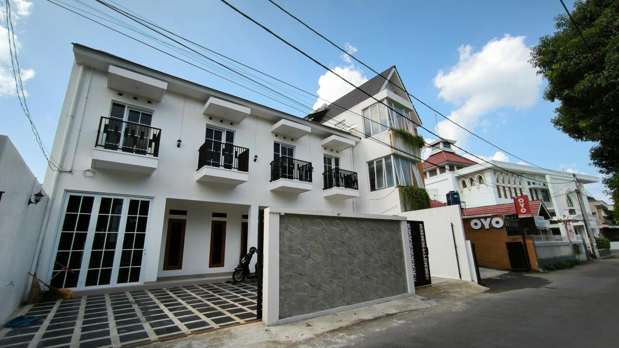 House Of Bedjo Powered By Cocotel Yogyakarta Esterno foto